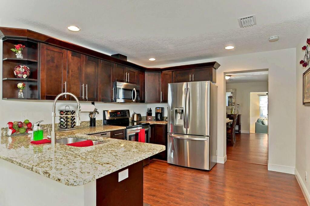 Spacious House With Big Backyard In N. Hyde Park / Close To Downtown Тампа Екстериор снимка