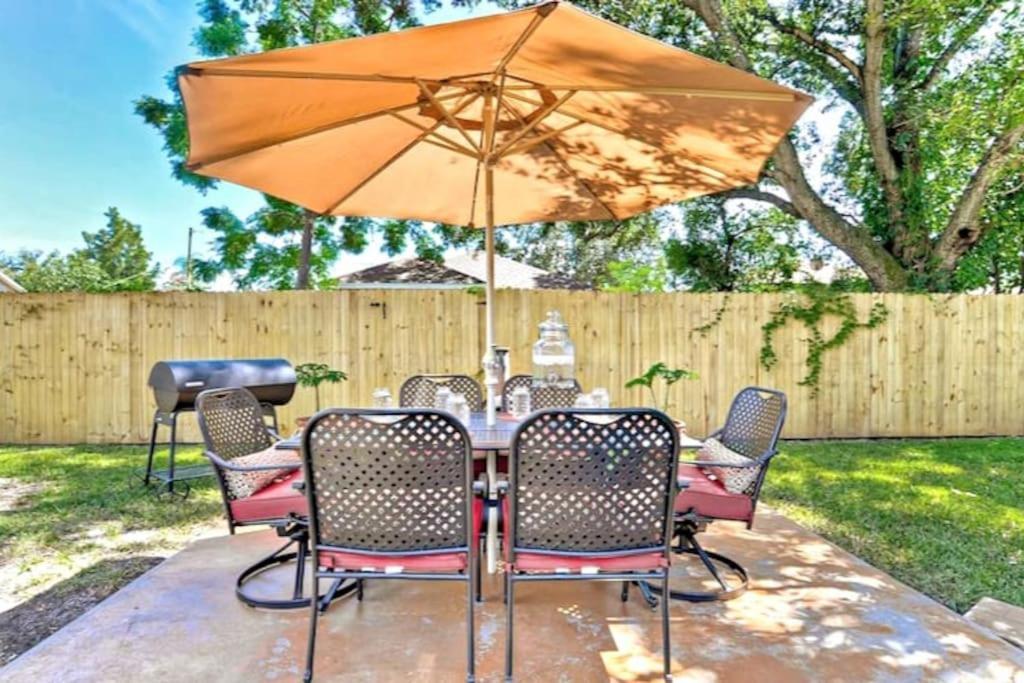 Spacious House With Big Backyard In N. Hyde Park / Close To Downtown Тампа Екстериор снимка